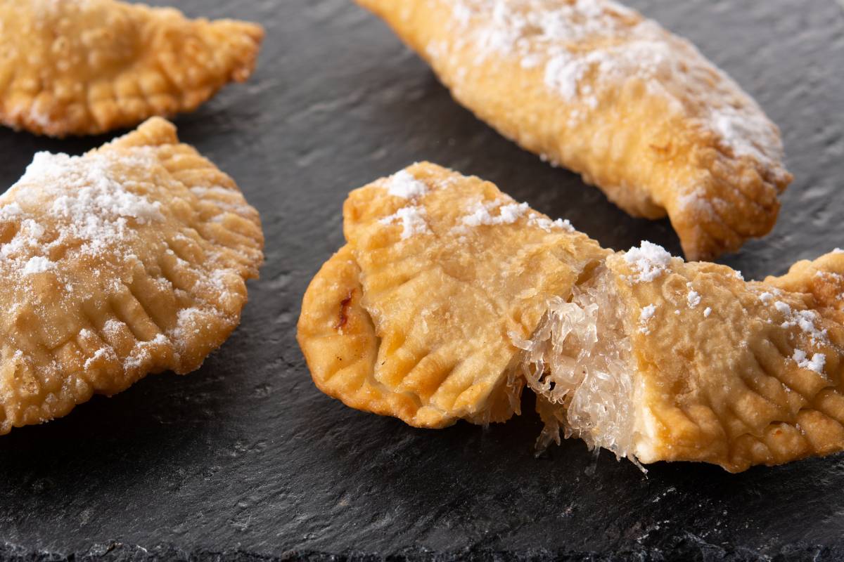 pastries with Cabello de angel filling