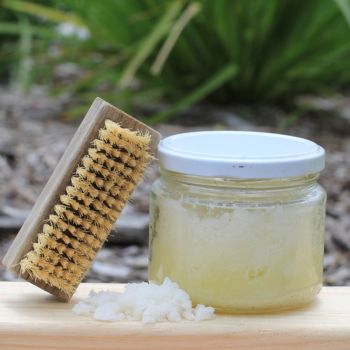 The best gardener's hand scrub