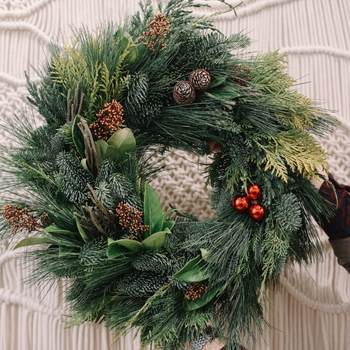How to Make a Foliage Christmas Wreath